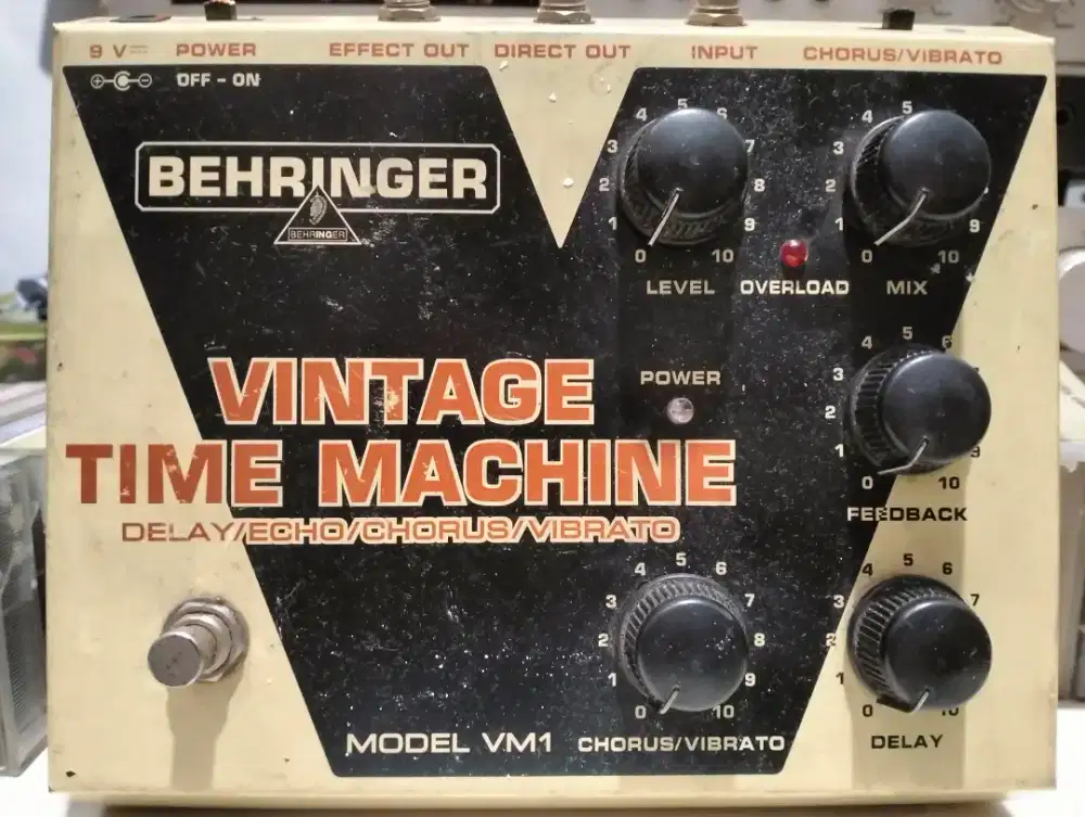 Efek gitar behringer Vintage time machine