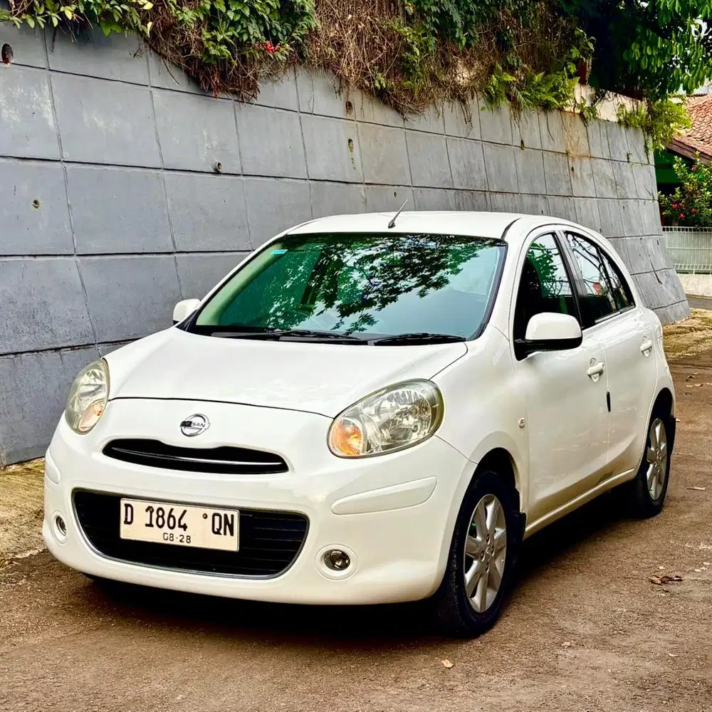 Nissan March MT 2012