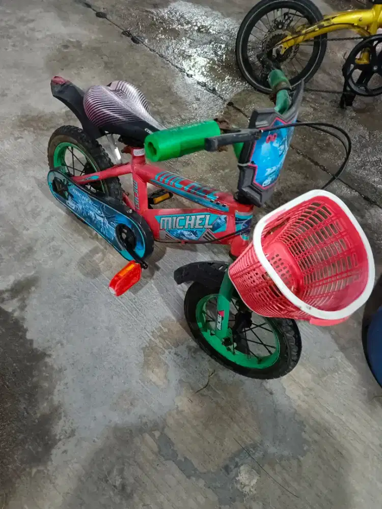 Sepeda anak ukuran 12 bagus jarang dipakai bukan Phoenix bmx