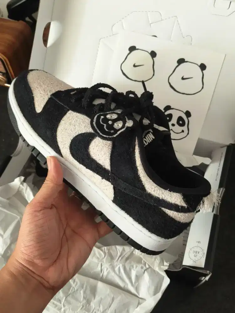Nike Dunk Low SE x Pandamonium
Langka Rare - Brand New in Box