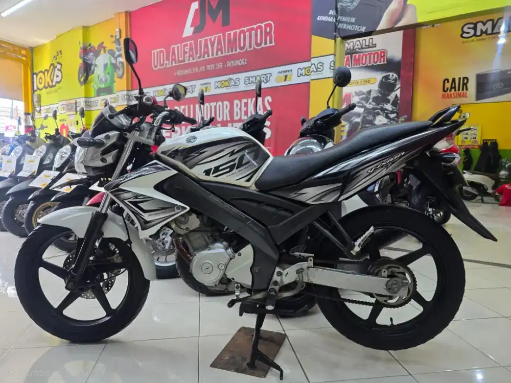 Vixion old Th 2013 putih siap pakai