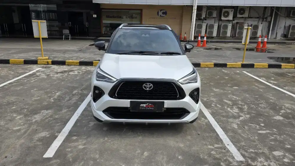 Toyota Yariscross Gr Tss Hybrid 2023 two tone