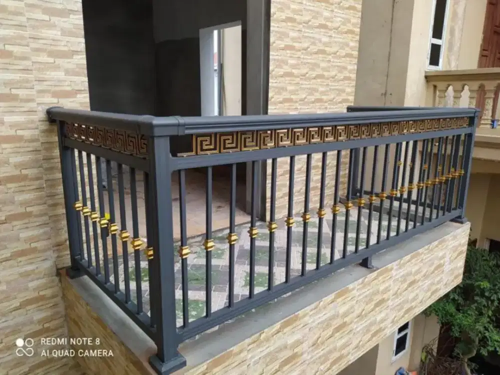 Balkon rumah minimalis bahan hollow galvanis anti karat
