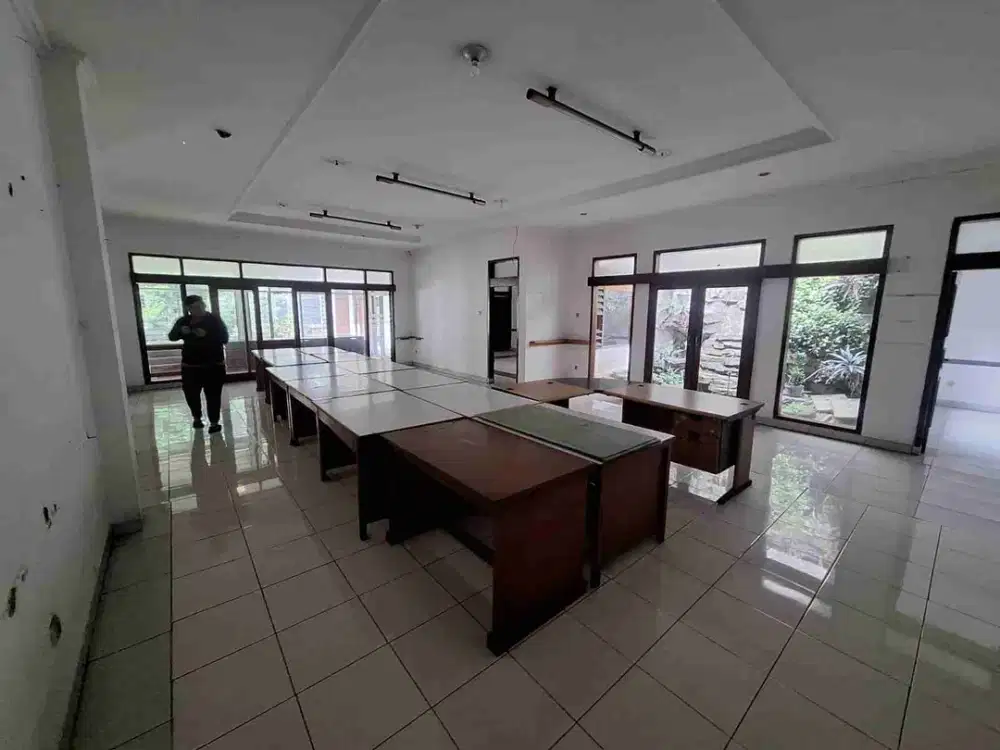 disewakan ruang usaha/kantor startegis besar luas sayap riau bandung
