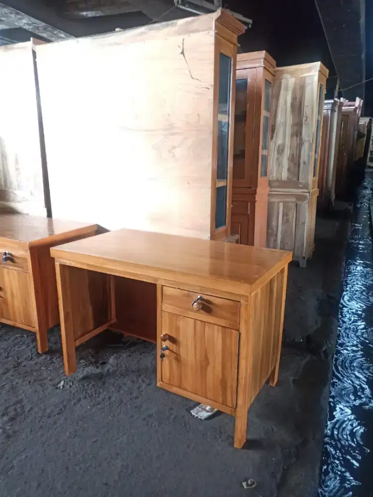 Meja Tulis / Meja Guru / Meja Kantor