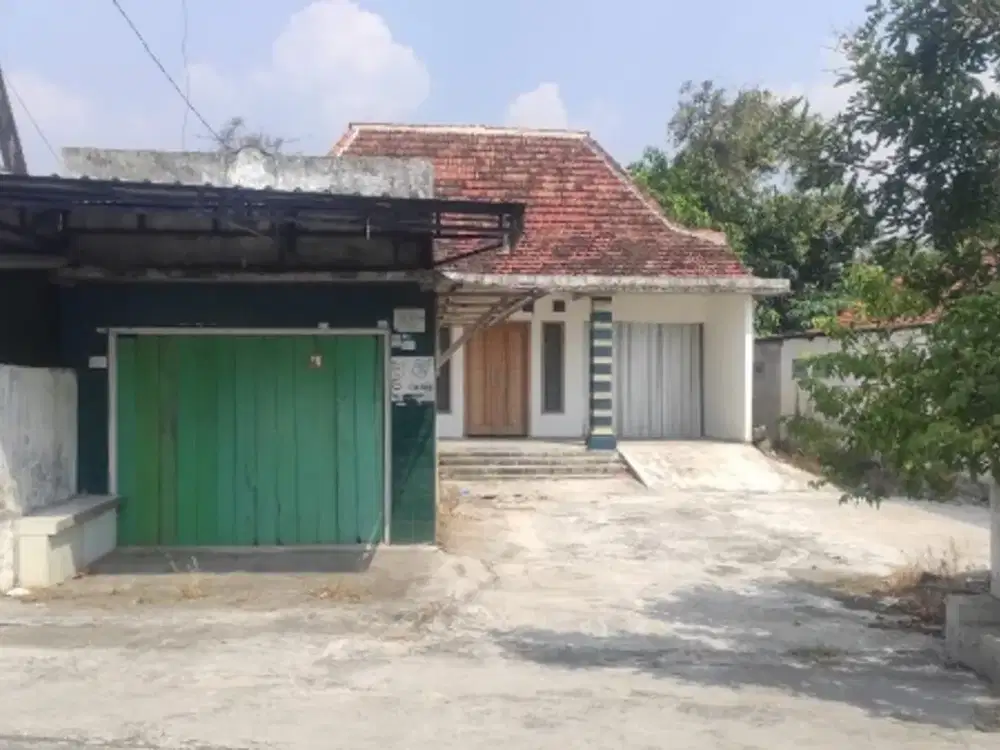 Rumah Kelurahan Dradahblumbang Kec Kedungpring Lamongan