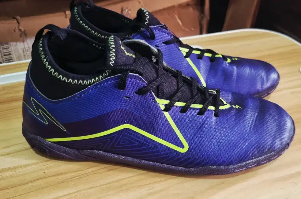 Preloved Sepatu Futsal Specs EU 36