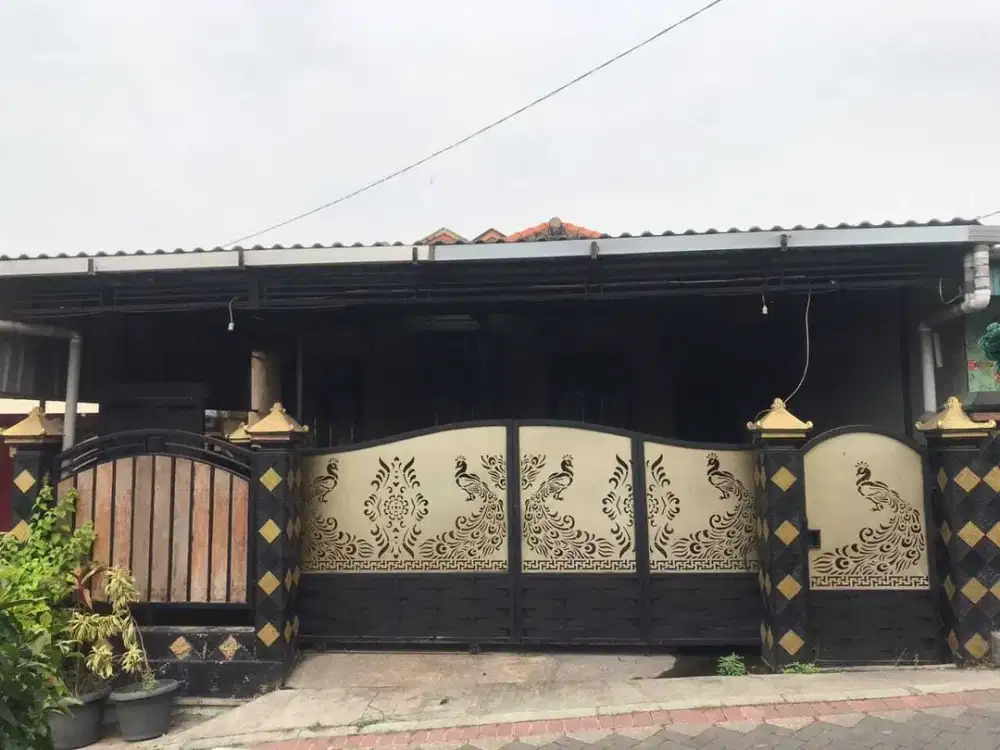 Rumah Kelurahan Gulomantung Kec Kebomas Kab Gresik