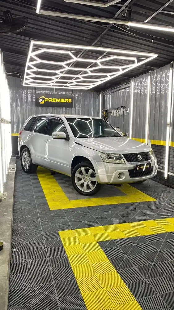 Dijual Suzuki Grand Vitara 2.4 matic 2010 pajak baru