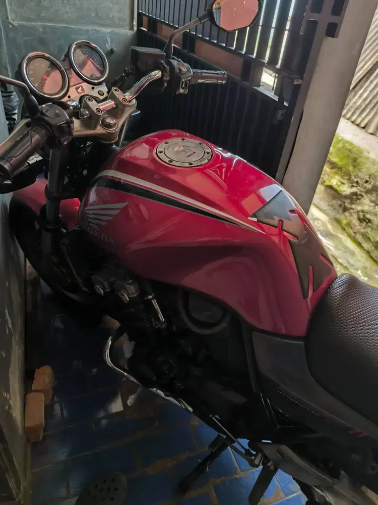 Jual honda CB400 vitec Ii tahun 2002