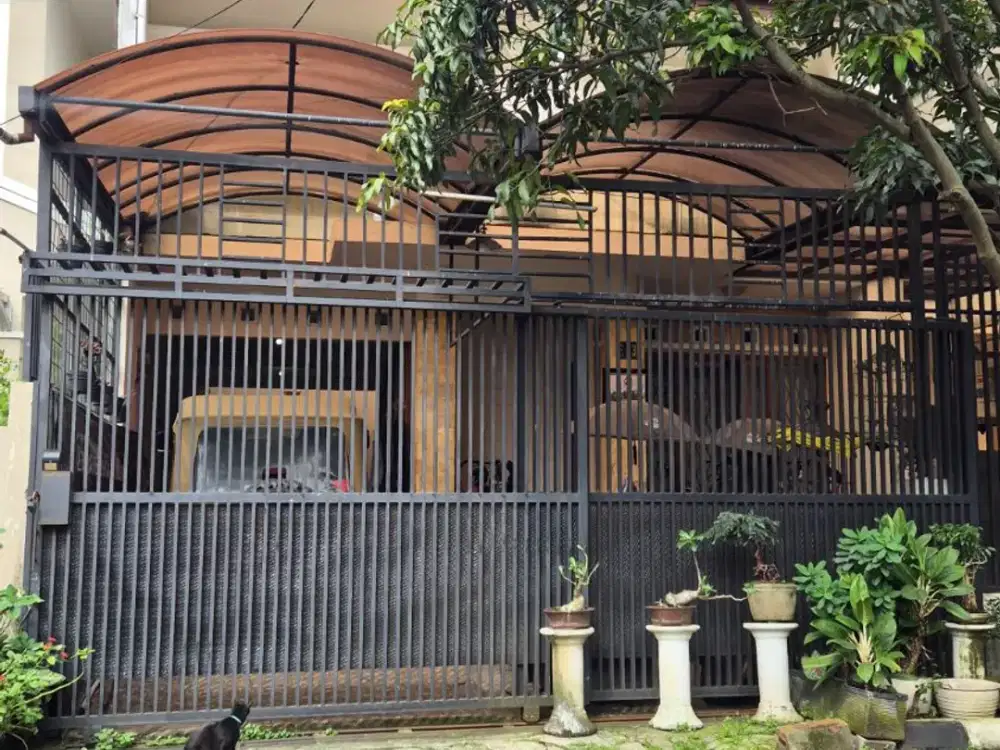 Dijual Rumah 2 Lantai Siap Huni di Komplek Istana Regency 2 Bandung