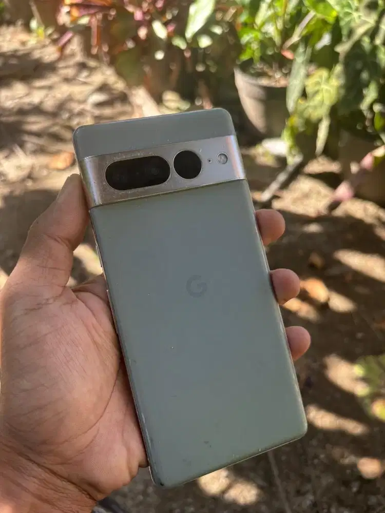 Google Pixel 7 Pro (12/128) warna hazel fullset