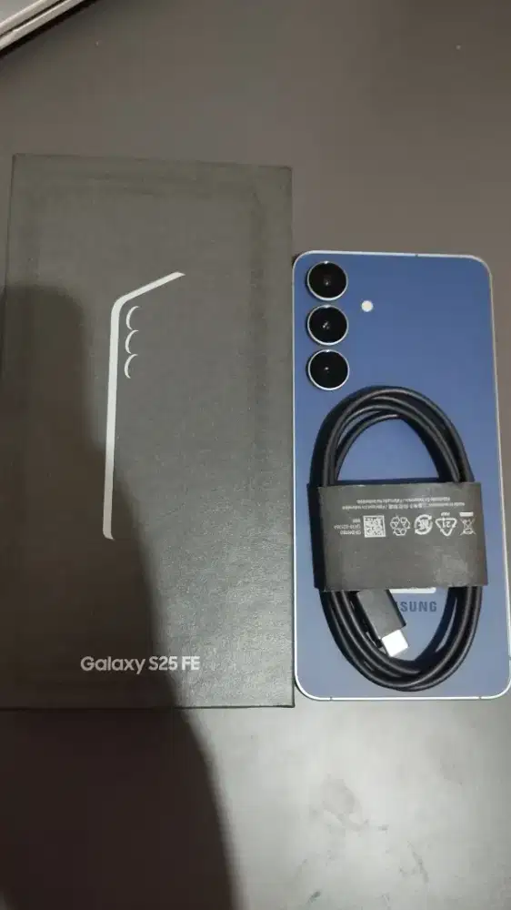 SAMSUNG GALAXY S25 FE 5G 8/256 SECOND FULLSET ORI (FREE CHARGER)