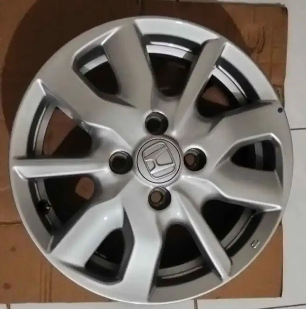 velg mobil brio