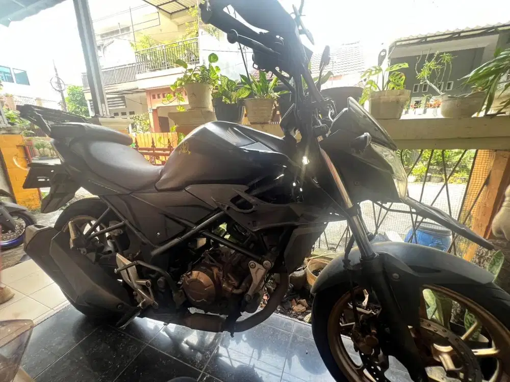 Cb150r hitam tt juga boleh