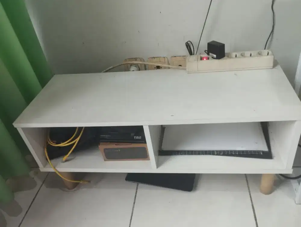 Meja TV dan Meja rak