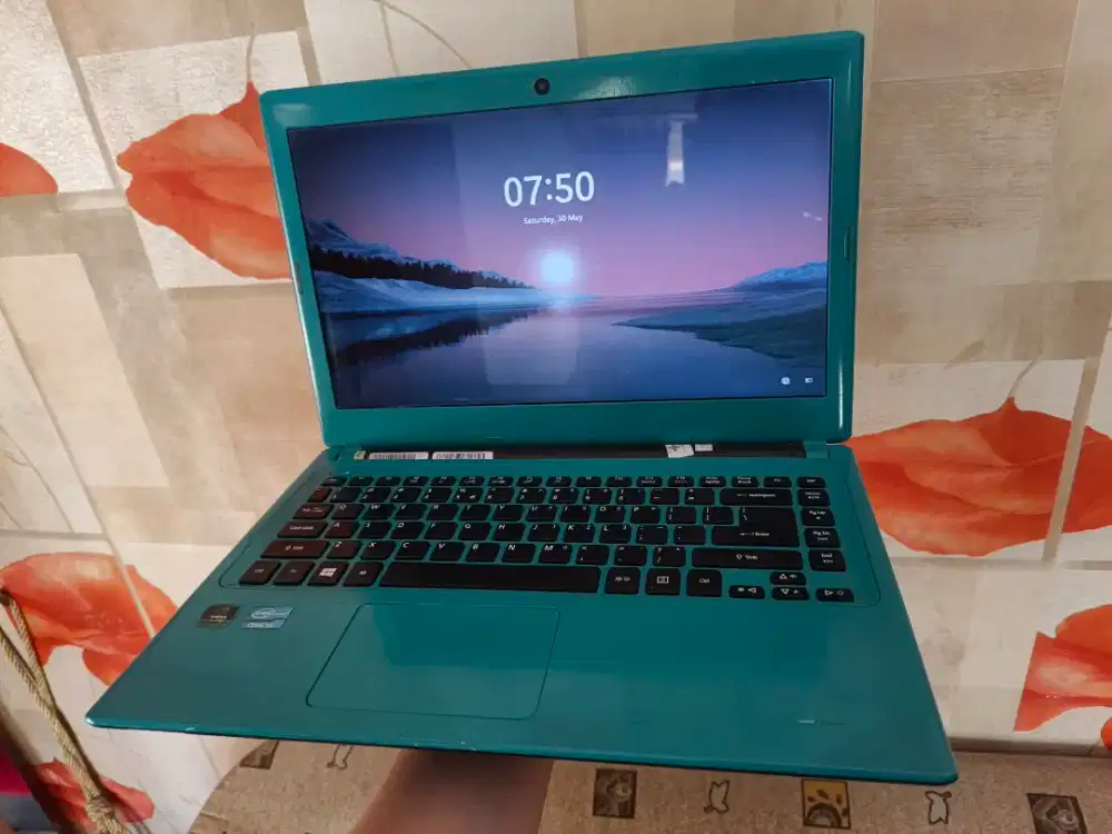 Laptop Intel Core i5 1,7 GHz,RAM 4GB,HDD 500GB,Dual VGA NVIDIA GEForce