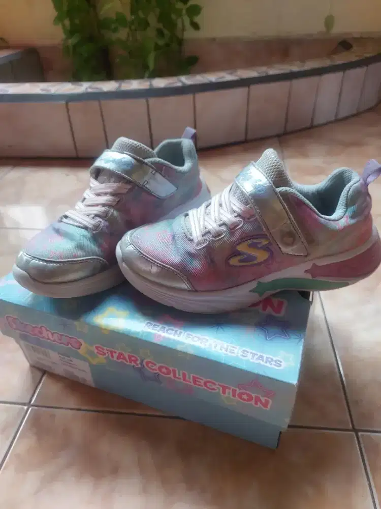 sepatu preloved anak