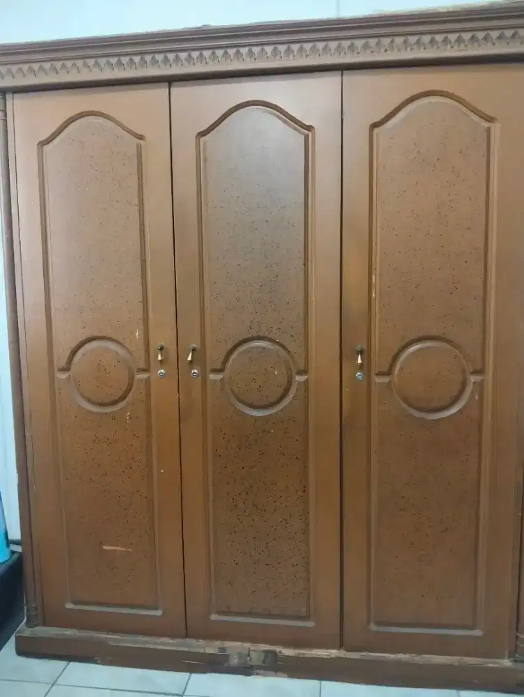 Lemari 3 pintu masih bagus