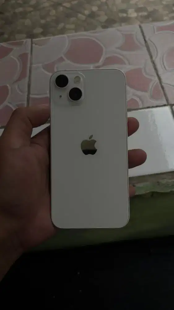 Second IPhone 13 128GB Starlight Ex Garansi Resmi