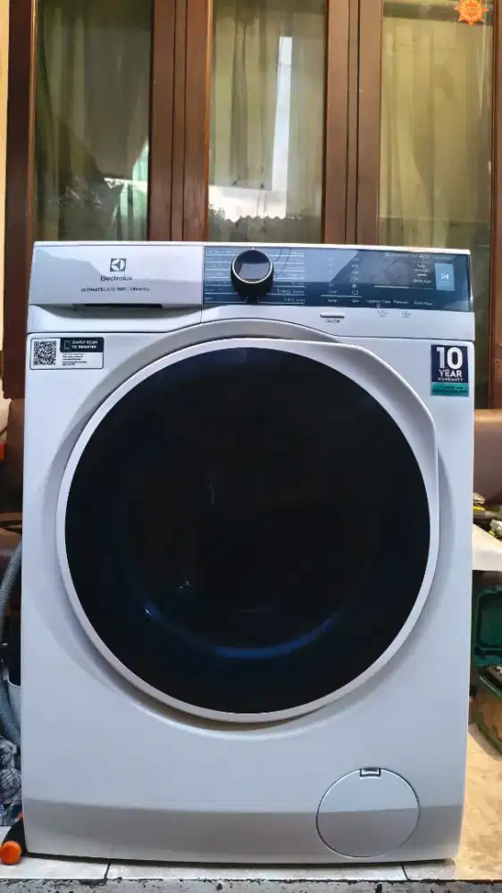 Mesin Cuci Elwctrolux 9kg type ewf 9024p5wb.kondisi ex display.garansi