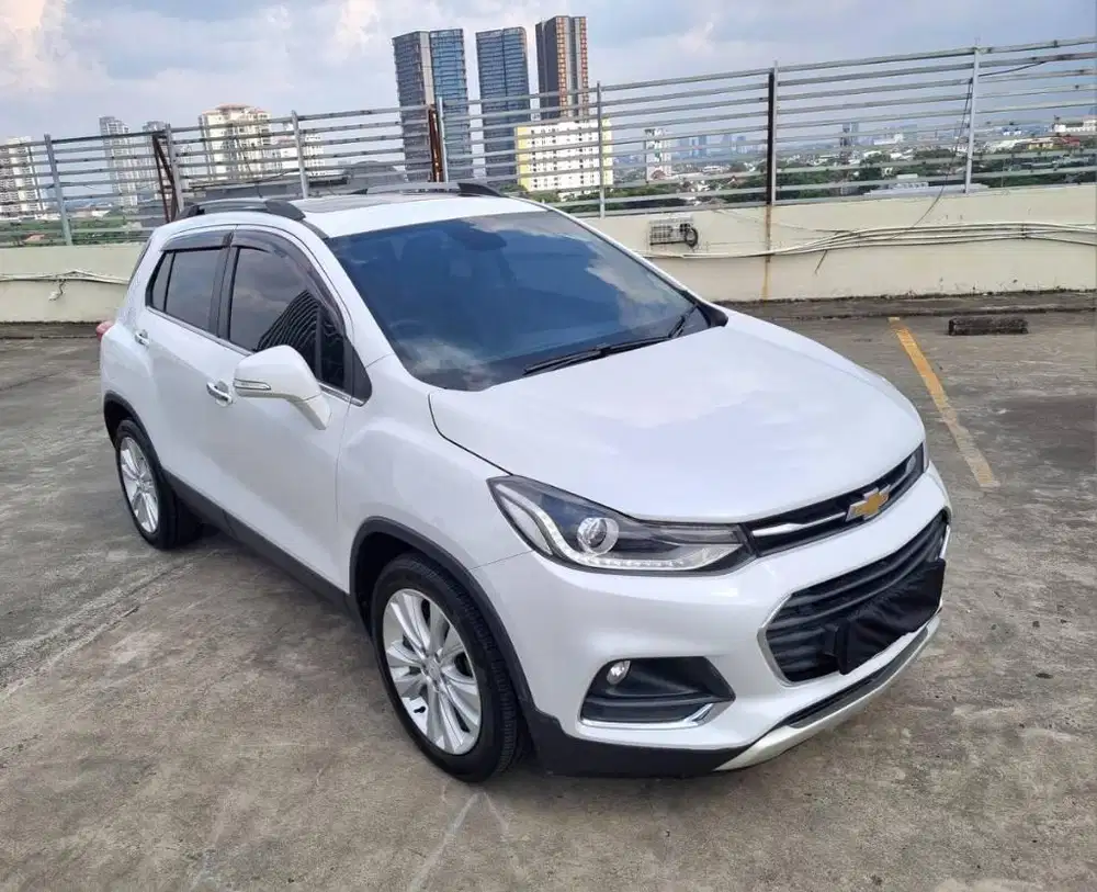 Chevrolet TRAX Premier at 2018 Putih super terawat