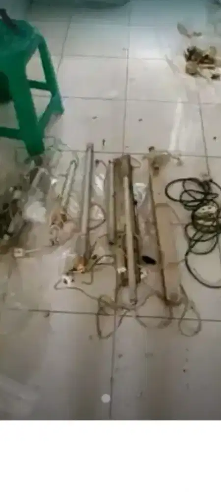 lampu neon jualboronganRp 250.000Beserta colokan&kabel seperti di foto