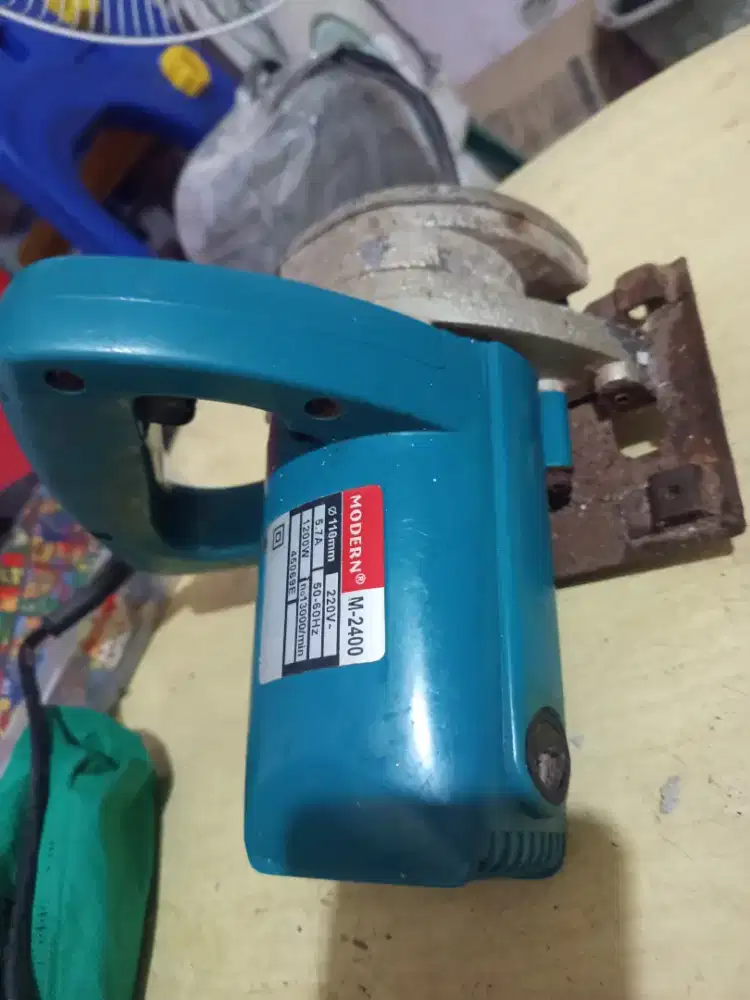 Mesin potong merk Modern M 2400