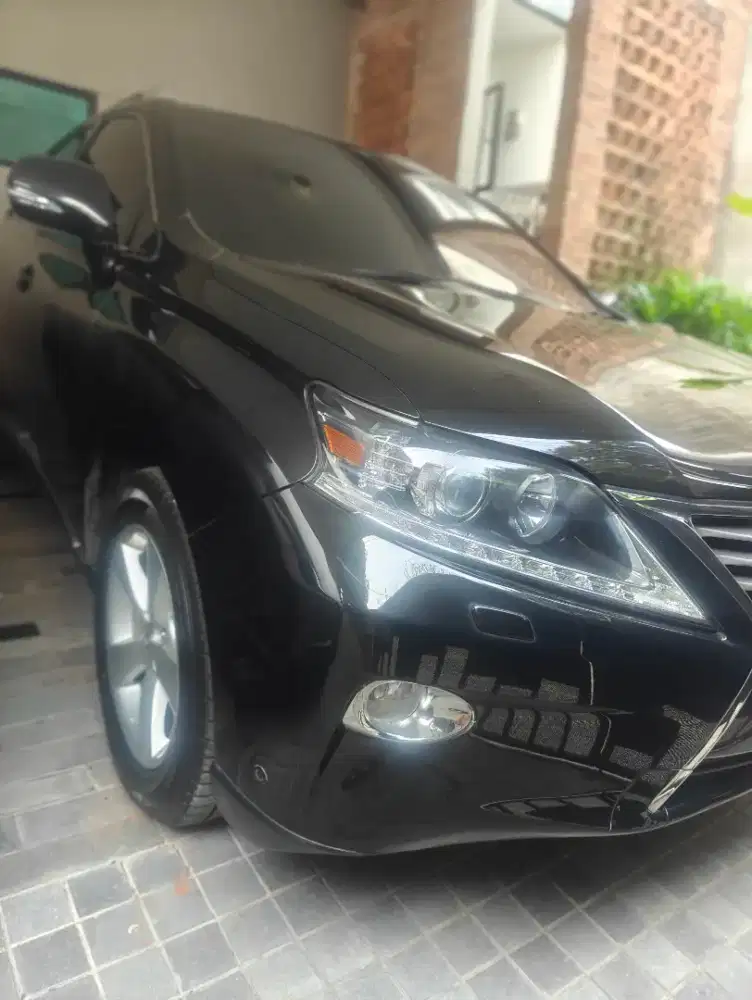 Jual mobil lexus RX 270 kilometer antik very low km