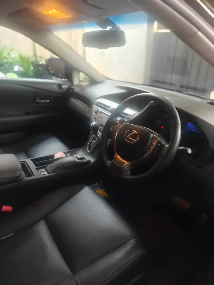 Jual mobil lexus RX 270 kilometer antik very low km