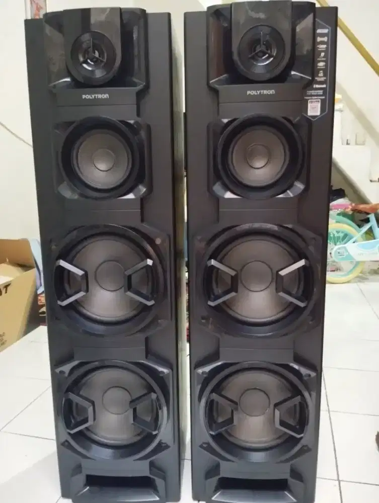 Speaker bluetooth Polytron terbaru.