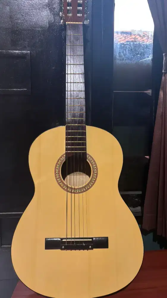 Gitar bekas clasic Yamaha tipe-c315