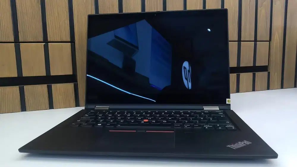Lenovo thinkpad x390 yoga core i5 gen8 8Gb
