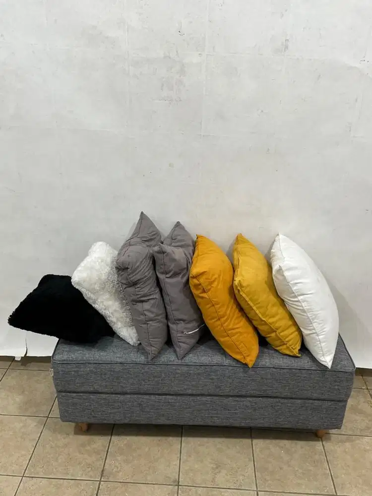 Bantal Sofa Dekorasi Aneka Warna – Rp20.000/pcs