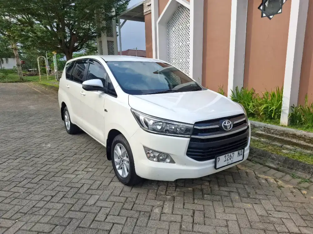 Innova 2.0 low Km Istimewa