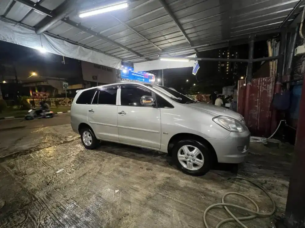 TOYOTA KIJANG INNOVA E 2.0 MT 2005