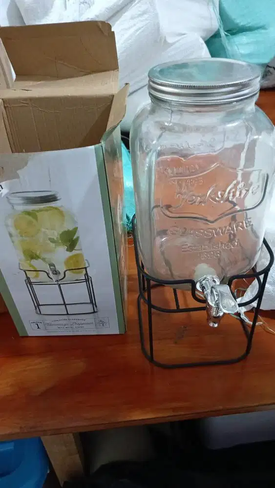Dispenser Minuman Kaca Vintage dengan Keran & Stand