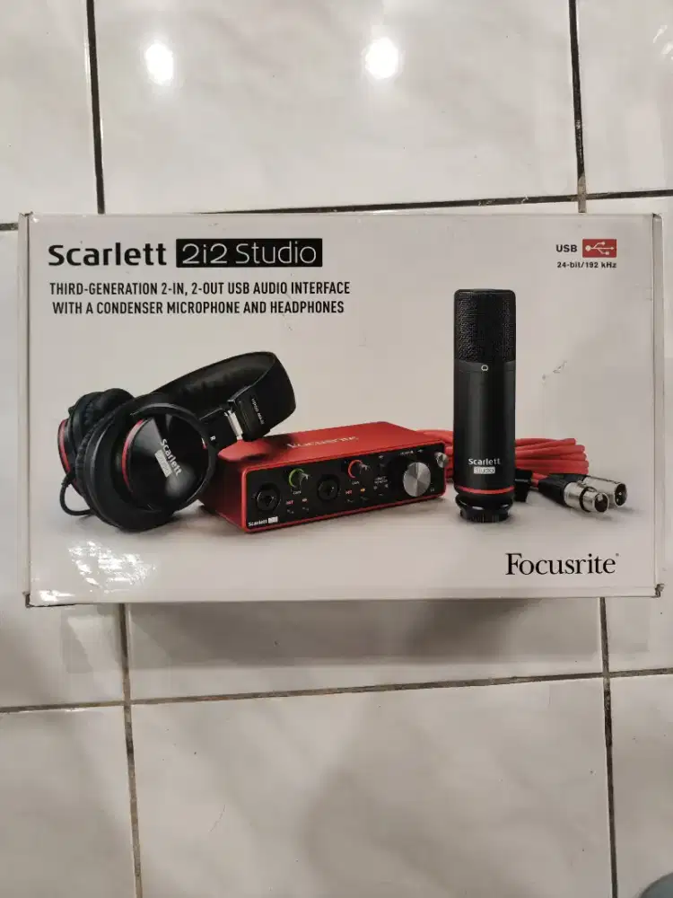 Soundcard Scarlett 2i2 Studio Fullset - Mint condition