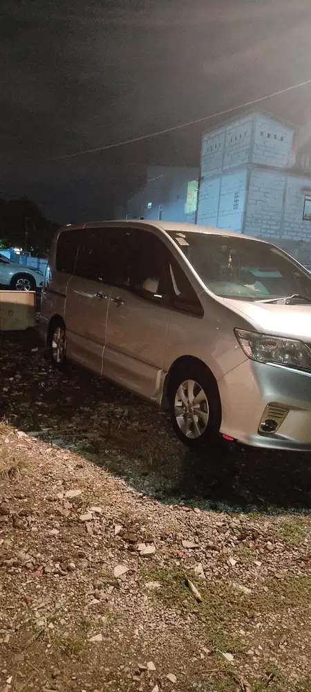 Nissan Serena 2015 Bensin