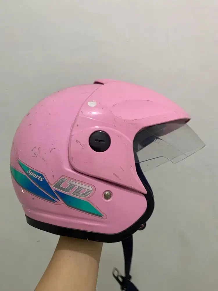 Helm LTD bekas pink