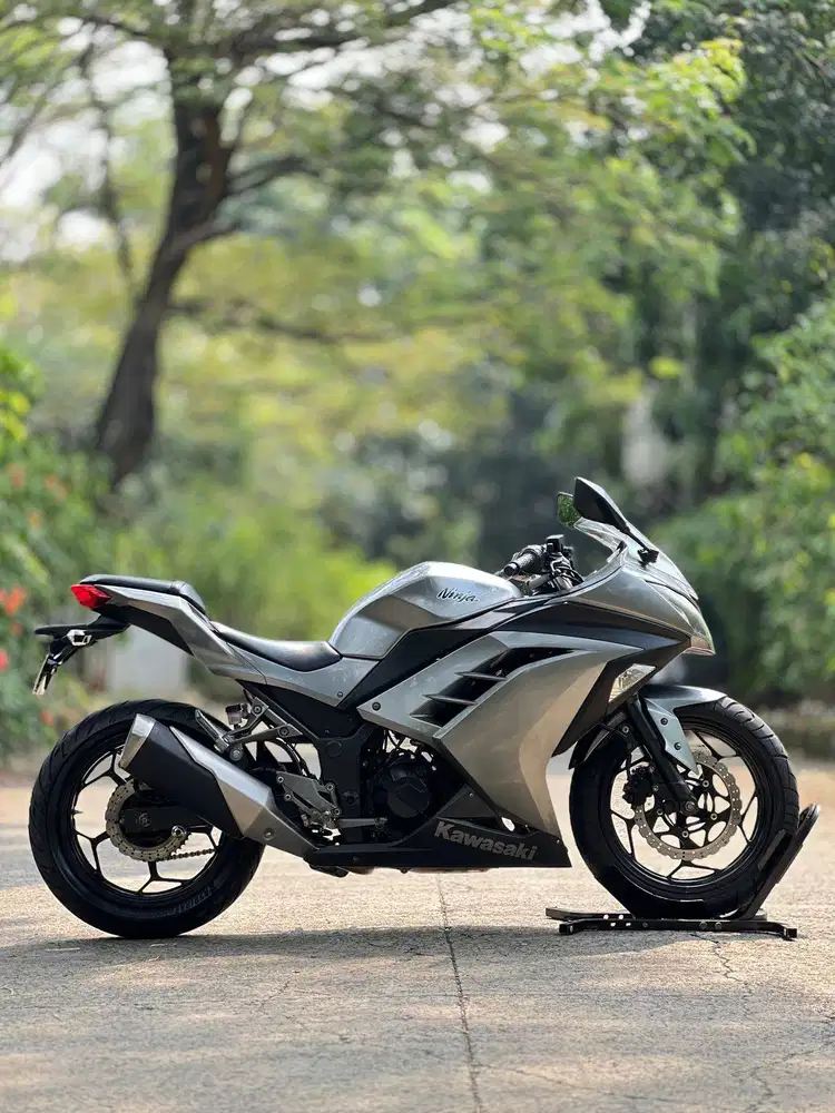 KAWASAKI NINJA 250 FI OLD 2014 GREY KM LOW PAJAK ON LIKE NEW
