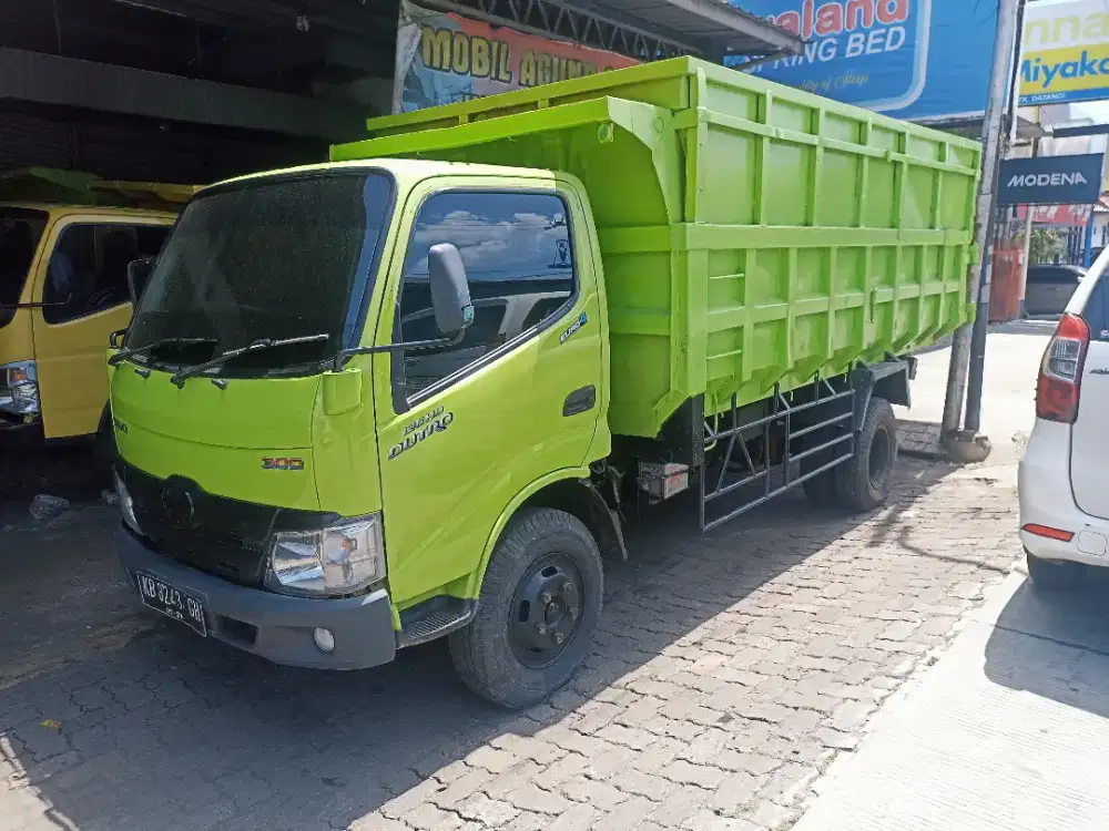 Hino Dutro 136HD Dump Jumbo tahun 2023 Euro 4