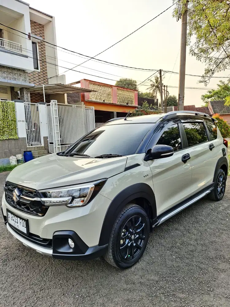 Suzuki XL 7 2025 Alpha Hybrid km 8 ribu