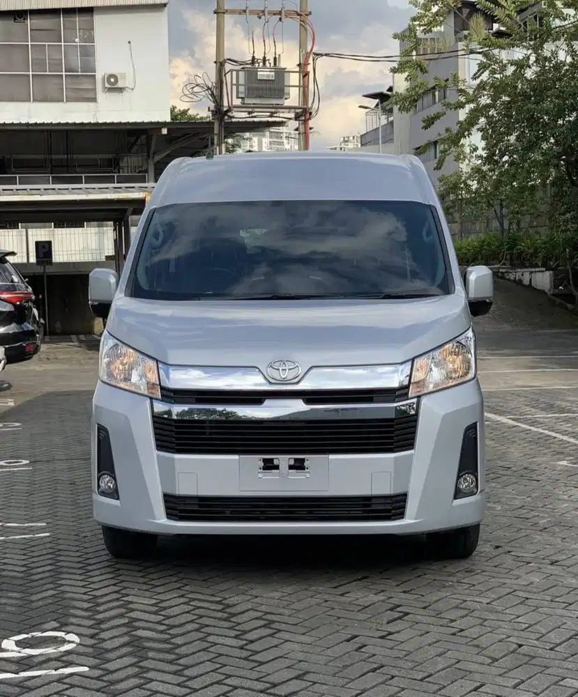 Toyota Hiace Premio Ready