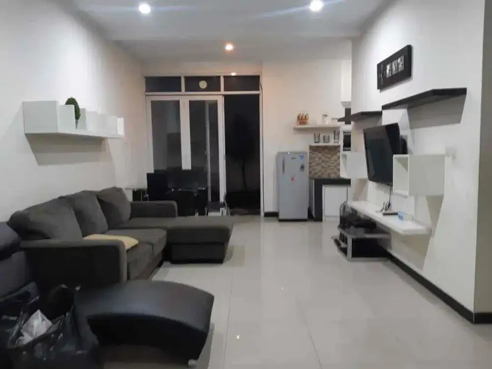 sewa rumah furnished di taman kopo indah 5