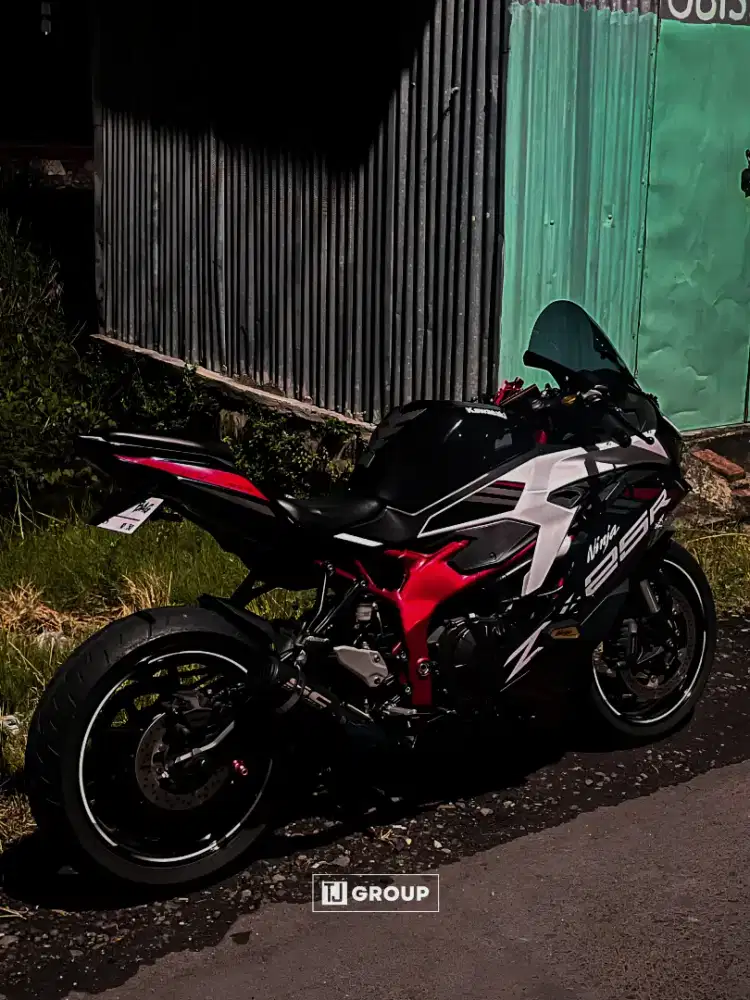 FOR SALE!! Kawasaki ZX25R ABS QS Red Chassis Edition 2020