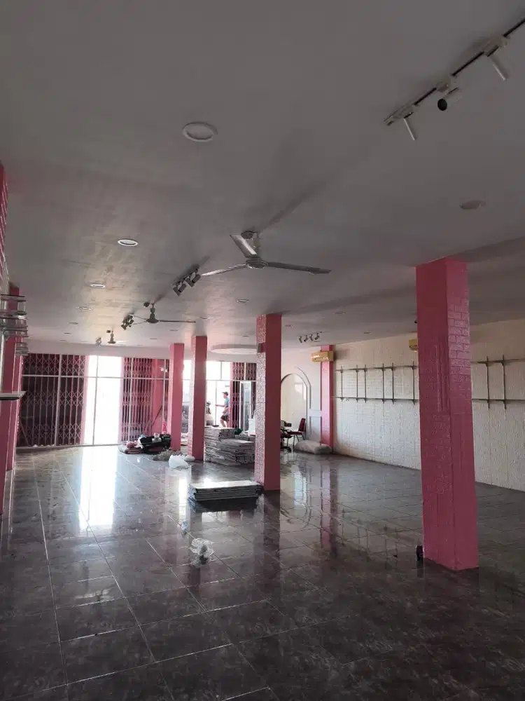 DIJUAL RUKO 3 LANTAI STRATEGIS – PINGGIR JALAN TEMBUS KELAYAN BARAT