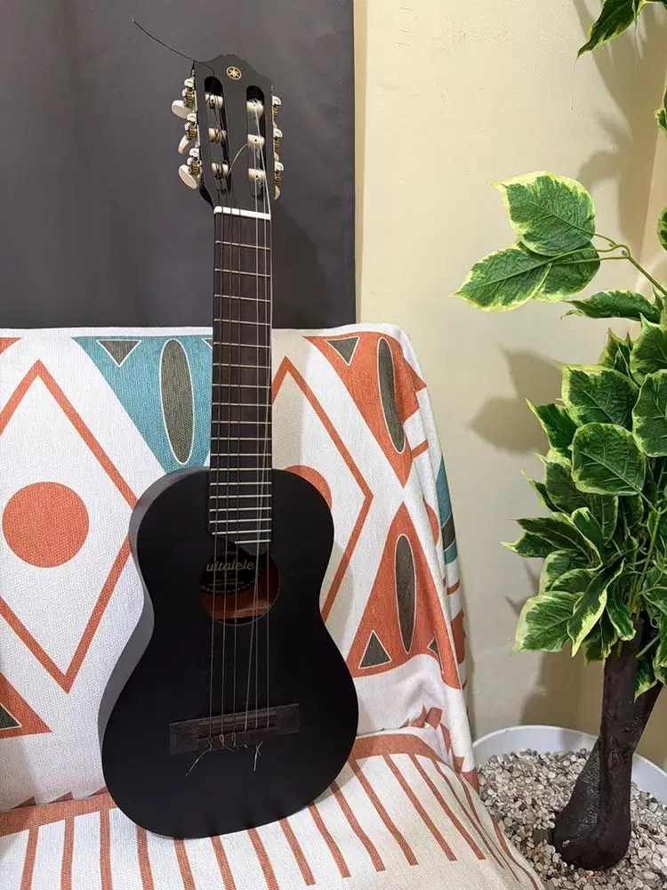 Mini Gitar YAMAHA