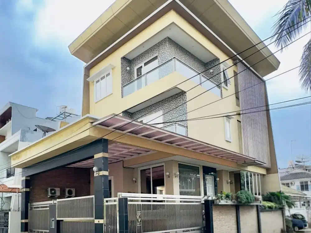 Jual Rumah Full Furnished Lokasi Strategis di Sunter
