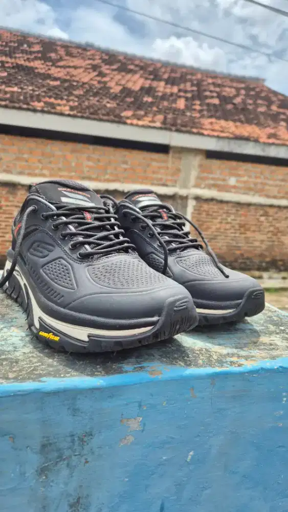 Sepatu Sketchers Archfit